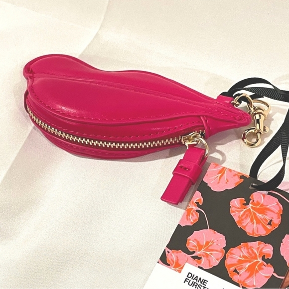 DVF for Target Hot Pink Lips Case - Picture 2 of 4